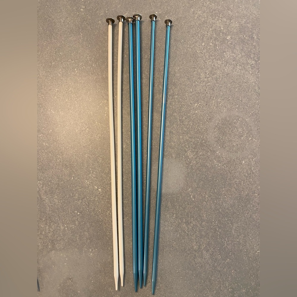 Assorted Knitting Needles Set - Picture 2 of 4